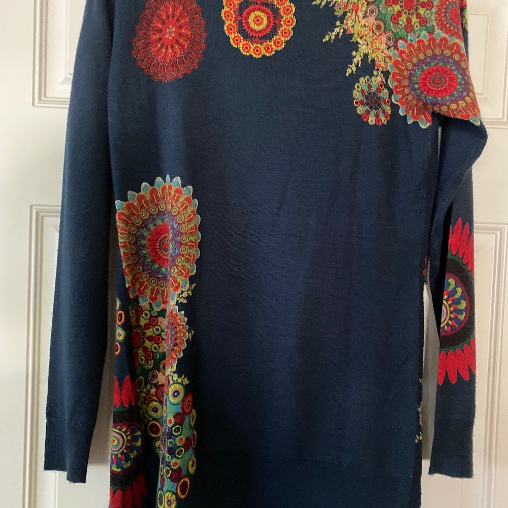 Beautiful Desigual Sweater
